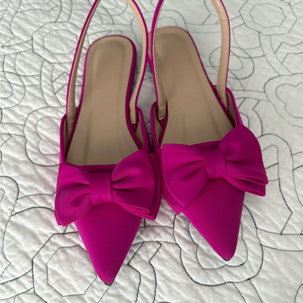 Super cute, Brand New Fuchsia Bow Slingback Flats
